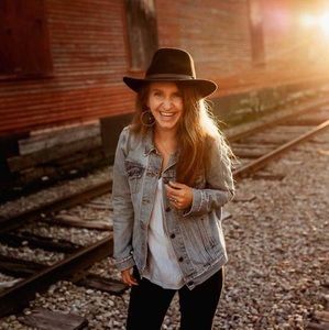 Meet your Posher, Eleni